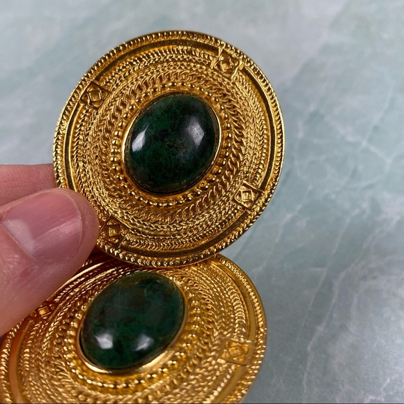 Made in Peru green malachite gold tone oval clip on earrings - Picture 2 of 6